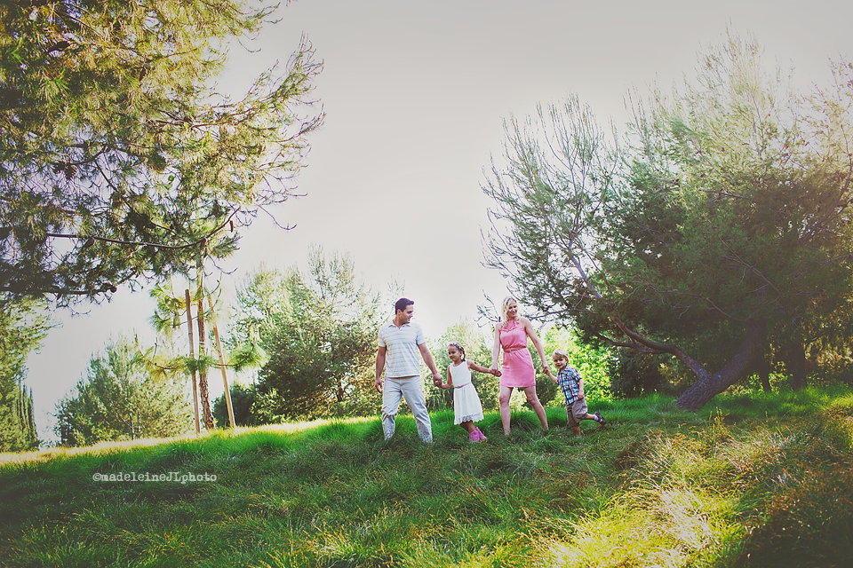 irvine jeffrey trail family session. family walking in park. family photo picture photography photographer orange county irvine los angeles san diego family portrait photography photographer